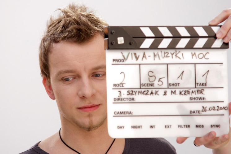 Doda drugi dzień w tej samej sukience!