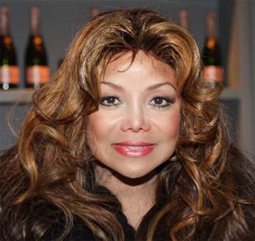 La Toya Jackson ZAGRA W CIACHO 2?!